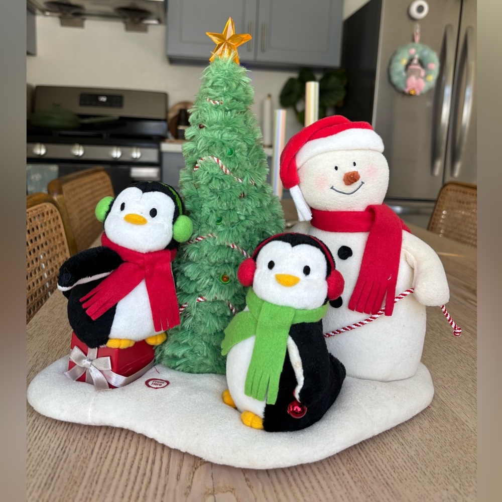 Y2K Hallmark Very Merry Trio Jingle Pals Dance Sing Rock Around Christmas Tree